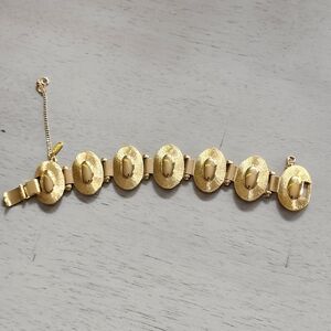 Vintage Monet Gold-Tone Oval Link Bracelet - Women's Fashion Runway Jewelry